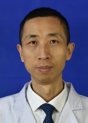 张敏 