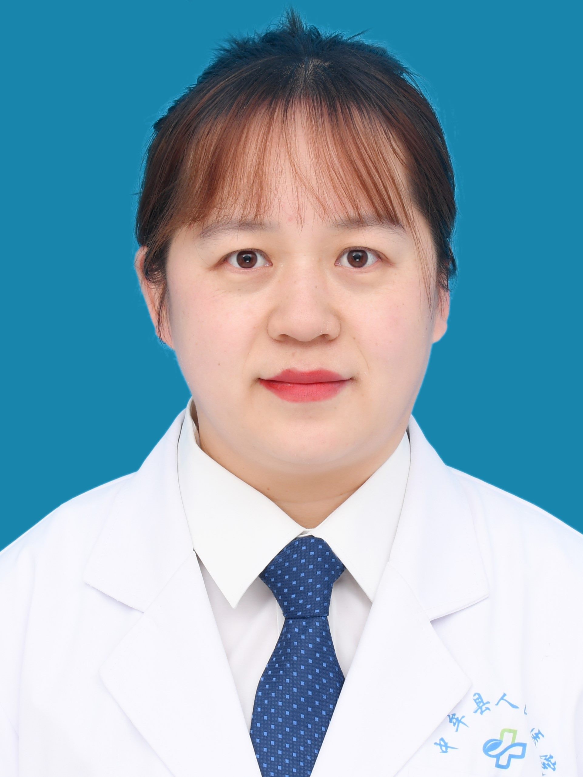 张莹