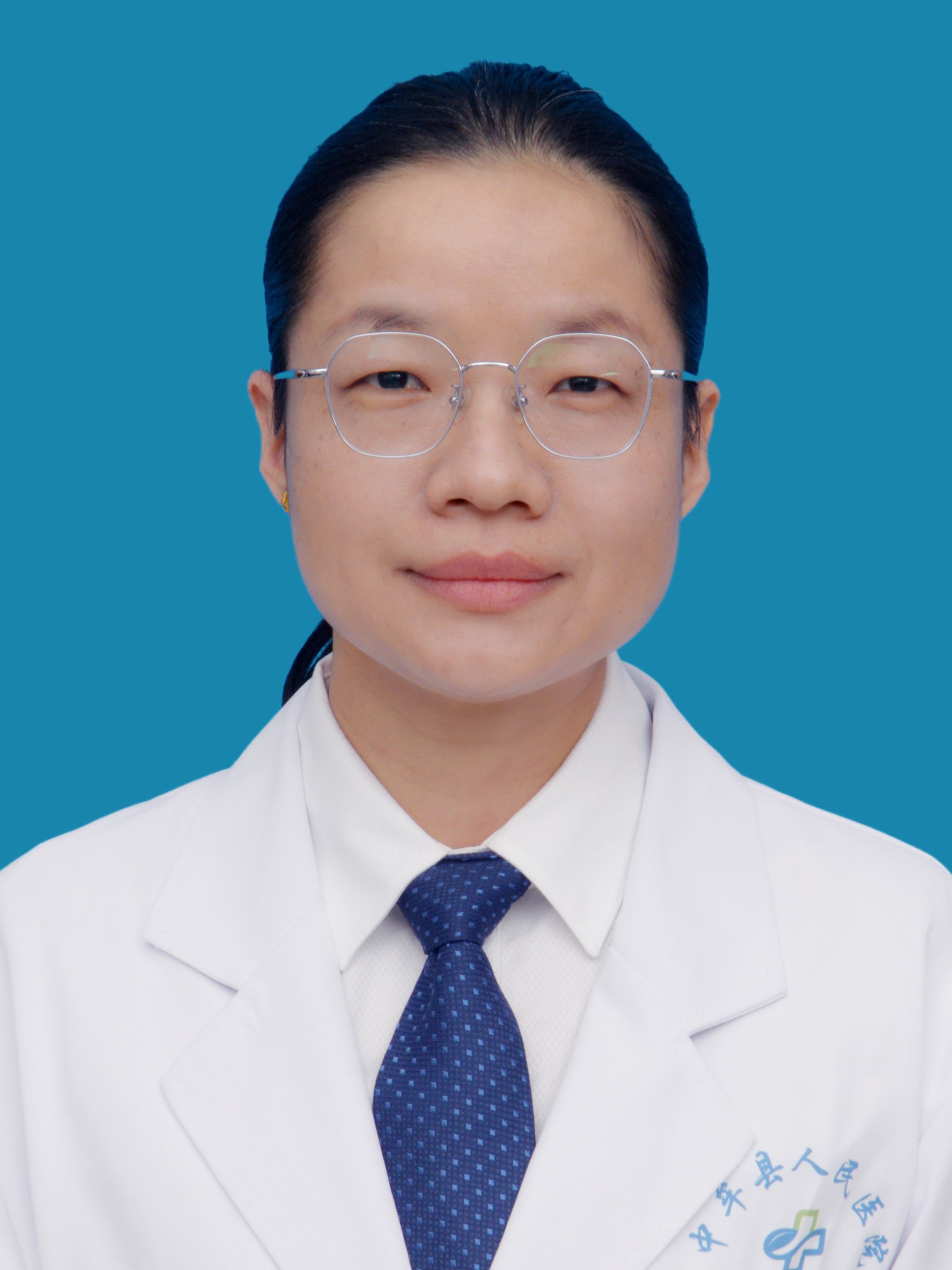 李华